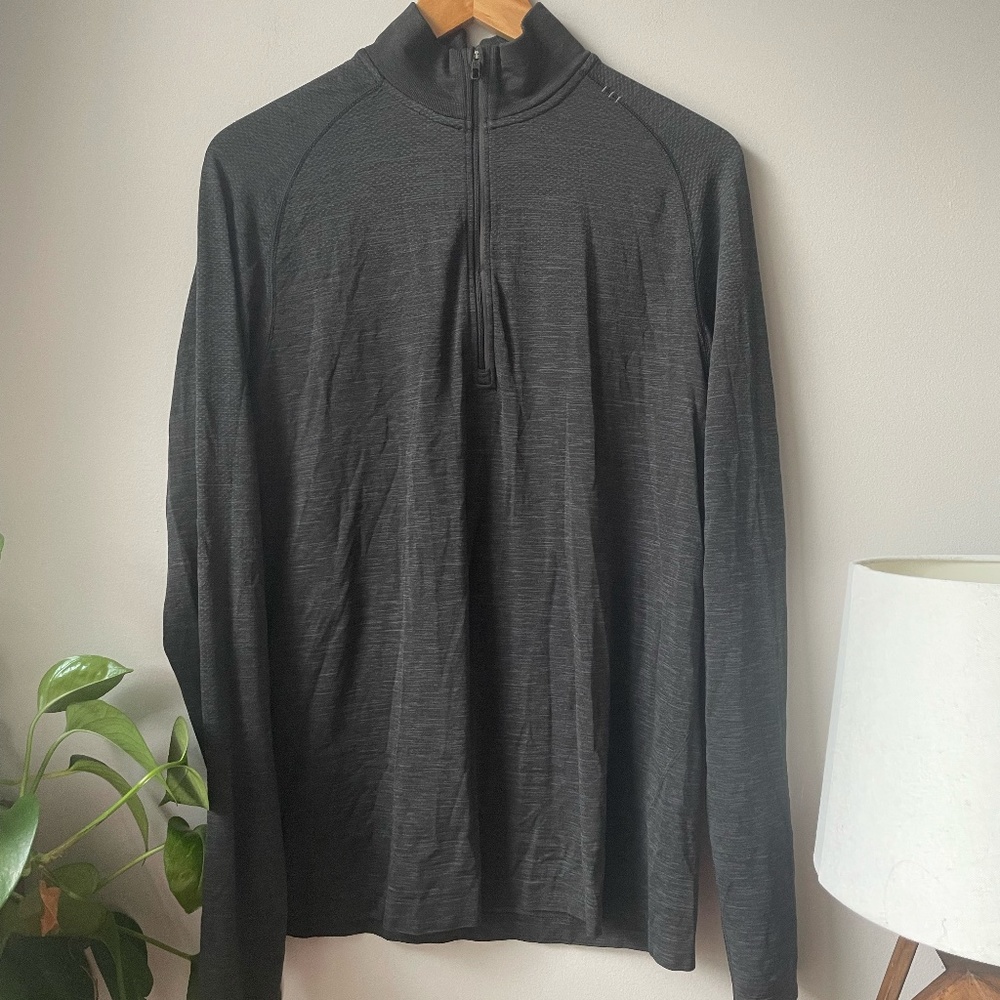 Lululemon Men's Metal Vent Half Zip 2.0-Size Medium